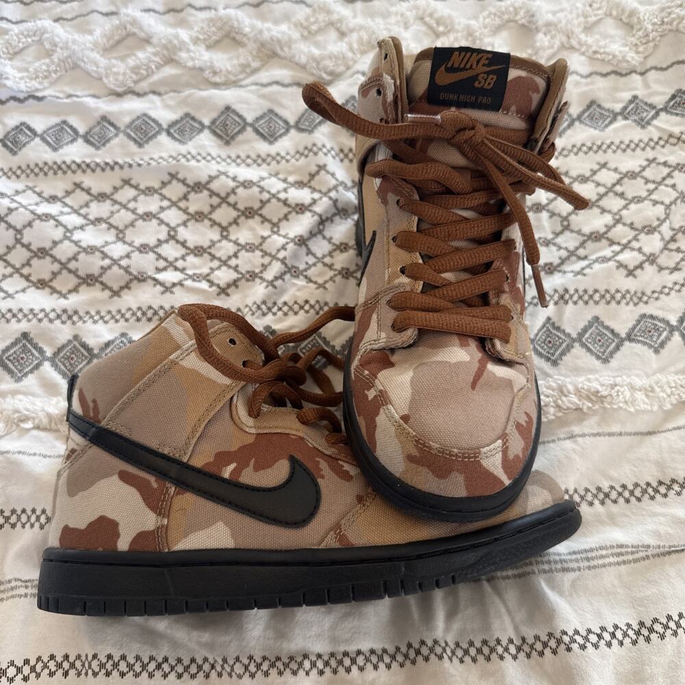 NIKE SB DUNK HIGH PRO "DESERT CAMO" PARACHUTE BEIGE-BLACK SZ 4 [BQ6826-200]